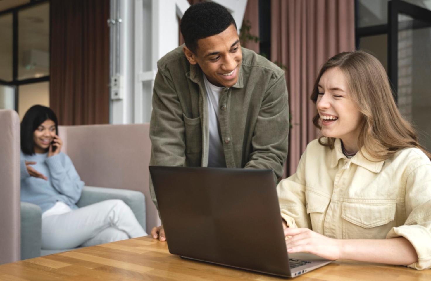 Team collaboration at ulorentvia office